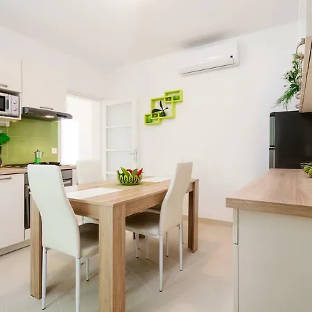 Botun Free Parking *